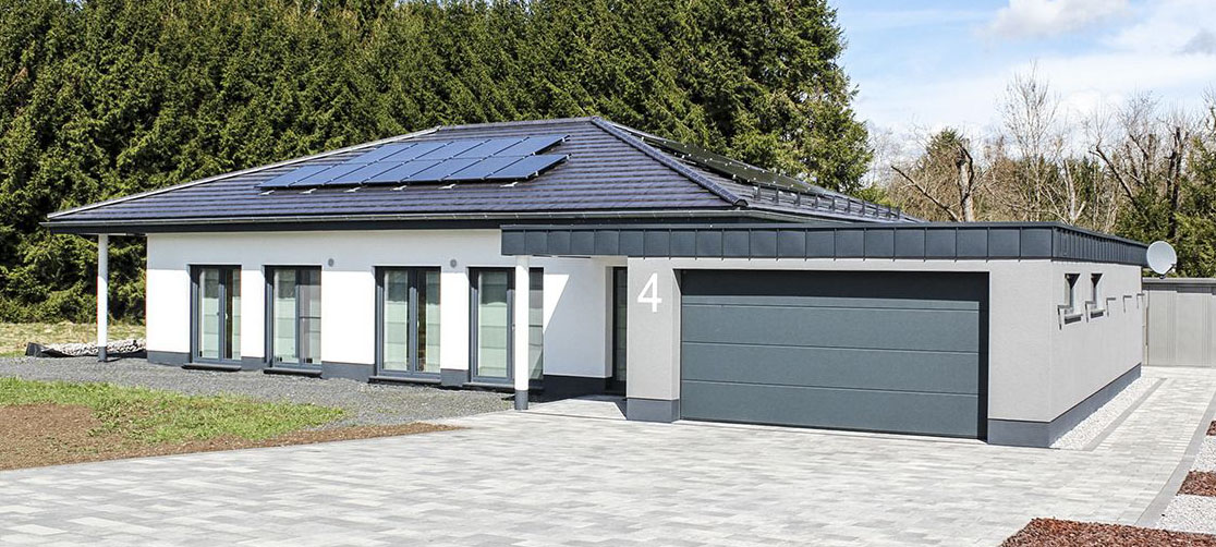 Schlüsselfertig bauen im Westerwald mit HeWa Bau Musterhaus Büro Langenhahn